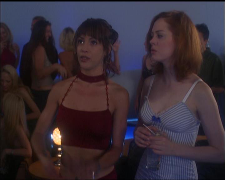 Charmed-Online-dot-net_5x05WitchesInTights0113.jpg