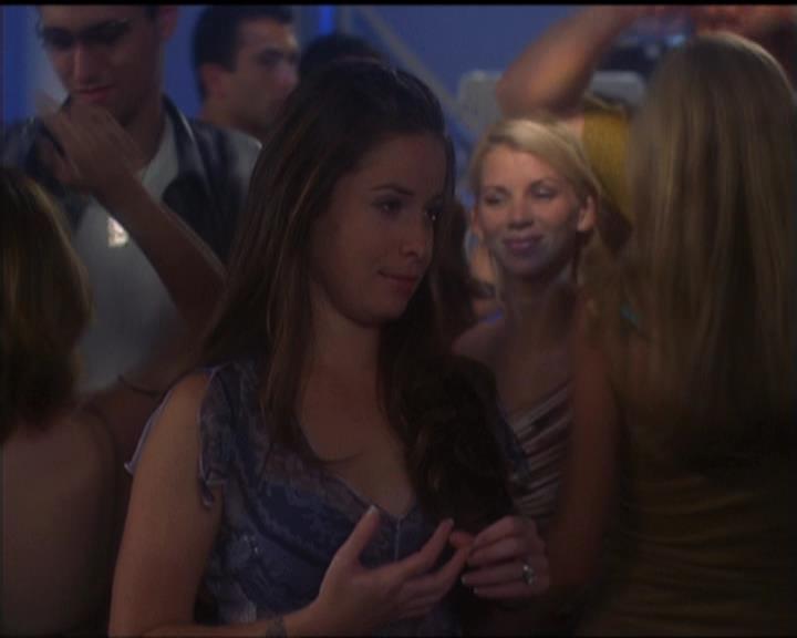 Charmed-Online-dot-net_5x05WitchesInTights0115.jpg