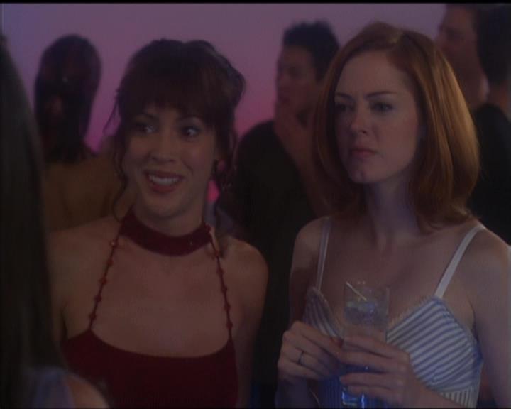 Charmed-Online-dot-net_5x05WitchesInTights0121.jpg