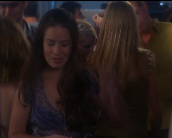 Charmed-Online-dot-net_5x05WitchesInTights0122.jpg