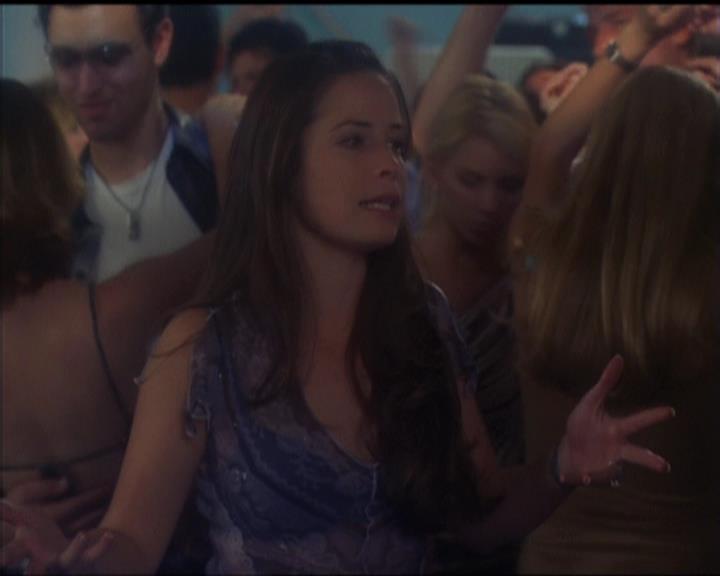 Charmed-Online-dot-net_5x05WitchesInTights0134.jpg