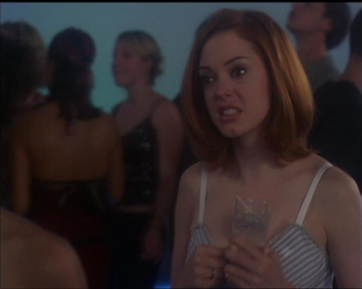 Charmed-Online-dot-net_5x05WitchesInTights0147.jpg
