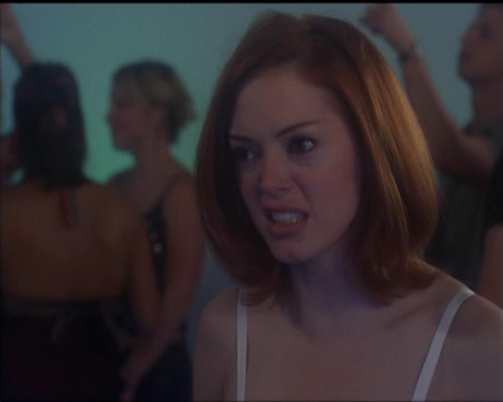 Charmed-Online-dot-net_5x05WitchesInTights0151.jpg