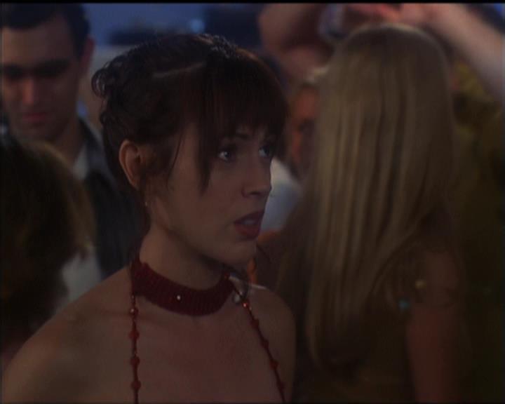 Charmed-Online-dot-net_5x05WitchesInTights0157.jpg