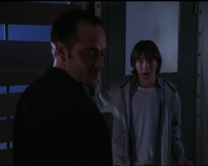Charmed-Online-dot-net_5x05WitchesInTights0239.jpg