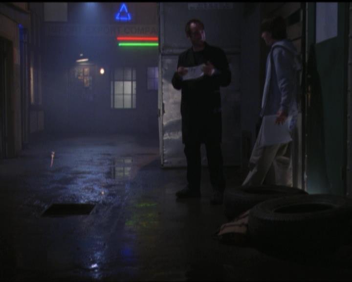 Charmed-Online-dot-net_5x05WitchesInTights0245.jpg