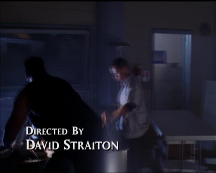 Charmed-Online-dot-net_5x05WitchesInTights0410.jpg