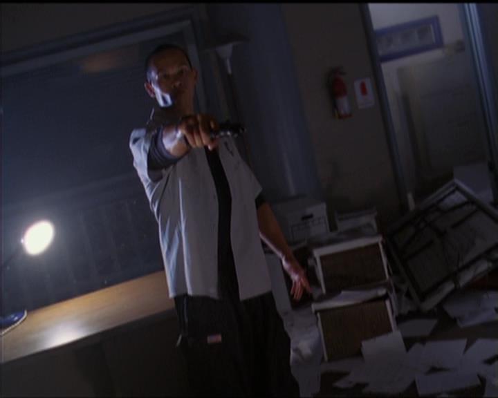 Charmed-Online-dot-net_5x05WitchesInTights0439.jpg