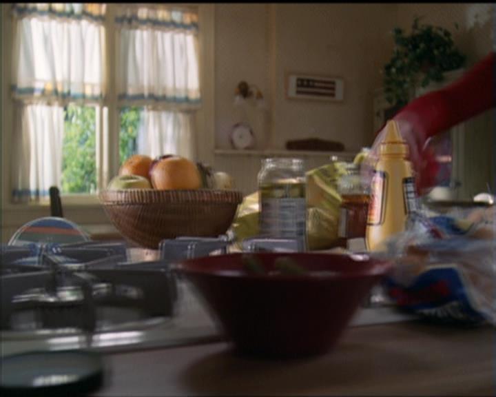 Charmed-Online-dot-net_5x05WitchesInTights0455.jpg
