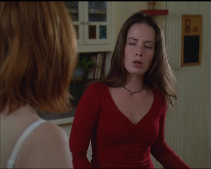 Charmed-Online-dot-net_5x05WitchesInTights0486.jpg