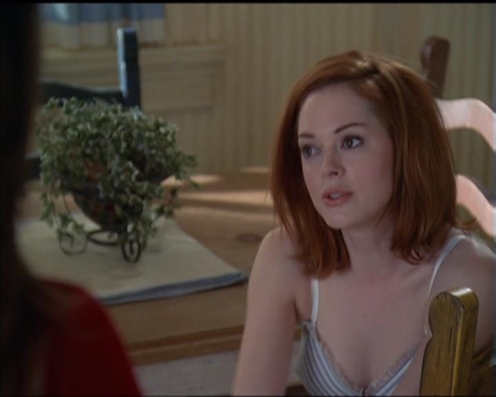 Charmed-Online-dot-net_5x05WitchesInTights0505.jpg