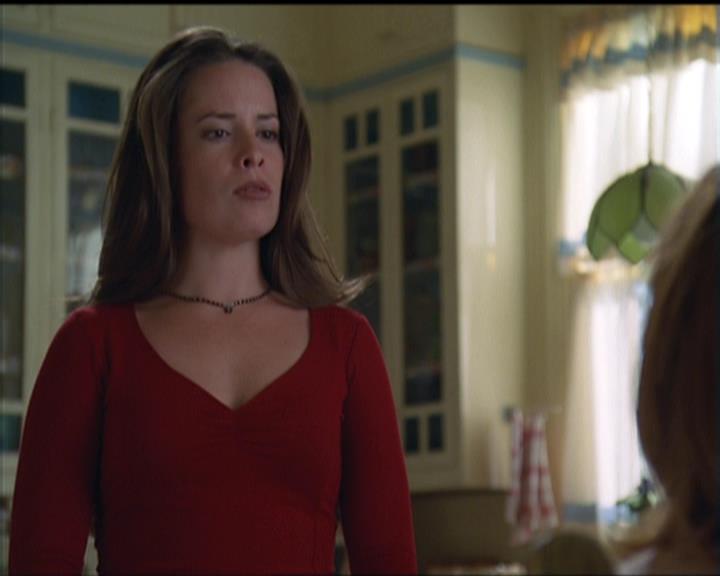 Charmed-Online-dot-net_5x05WitchesInTights0506.jpg