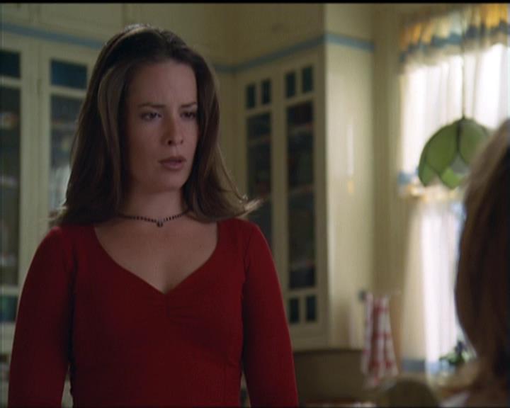 Charmed-Online-dot-net_5x05WitchesInTights0507.jpg