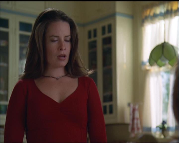 Charmed-Online-dot-net_5x05WitchesInTights0510.jpg