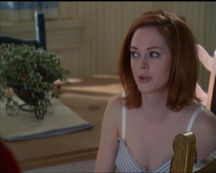 Charmed-Online-dot-net_5x05WitchesInTights0515.jpg