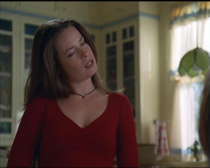 Charmed-Online-dot-net_5x05WitchesInTights0517.jpg