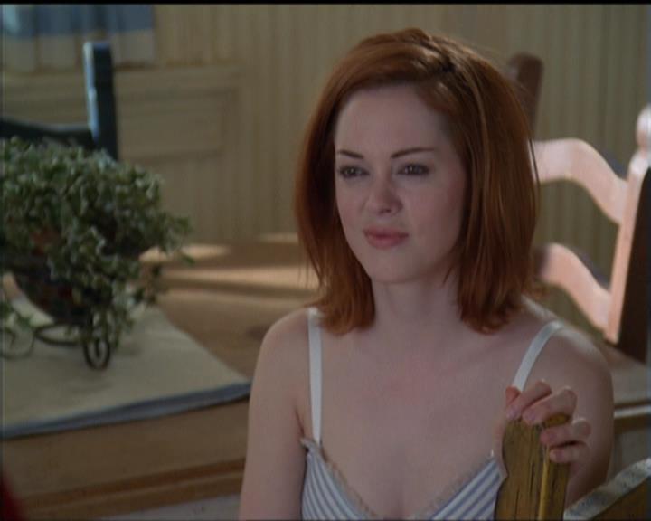 Charmed-Online-dot-net_5x05WitchesInTights0518.jpg