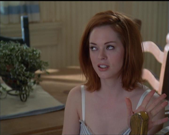 Charmed-Online-dot-net_5x05WitchesInTights0521.jpg