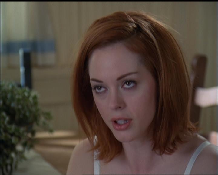 Charmed-Online-dot-net_5x05WitchesInTights0547.jpg
