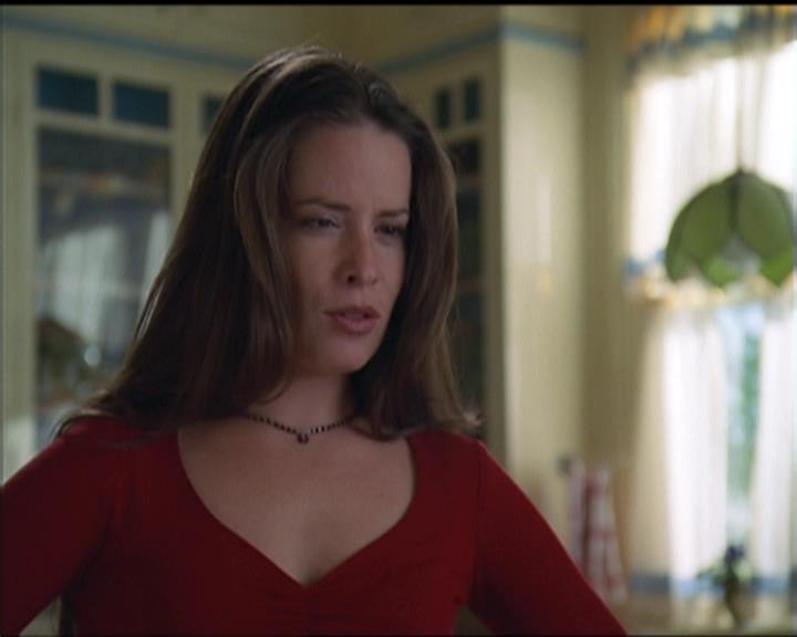 Charmed-Online-dot-net_5x05WitchesInTights0549.jpg