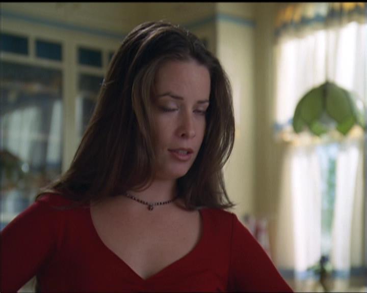 Charmed-Online-dot-net_5x05WitchesInTights0554.jpg