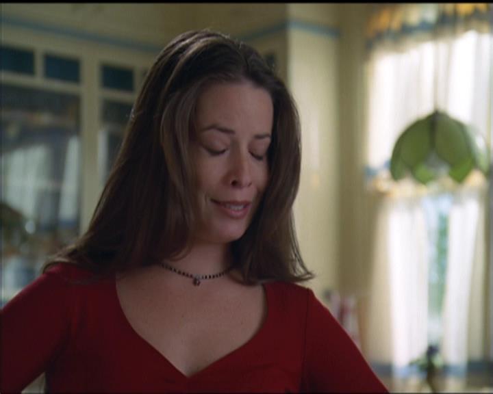 Charmed-Online-dot-net_5x05WitchesInTights0555.jpg