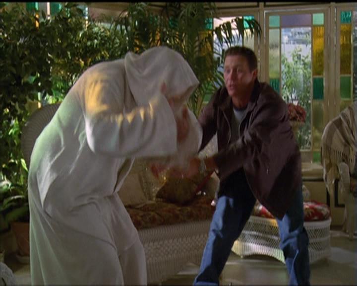 Charmed-Online-dot-net_5x05WitchesInTights0589.jpg