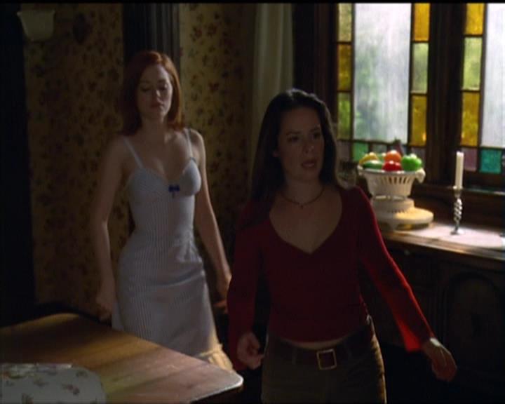 Charmed-Online-dot-net_5x05WitchesInTights0595.jpg