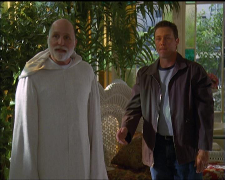 Charmed-Online-dot-net_5x05WitchesInTights0597.jpg