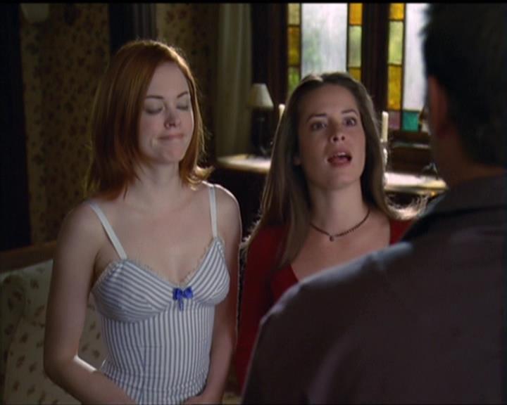 Charmed-Online-dot-net_5x05WitchesInTights0605.jpg