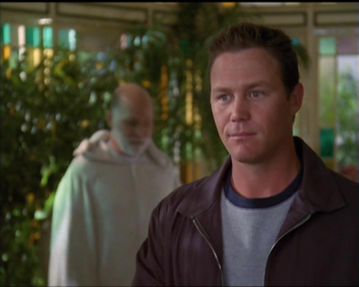 Charmed-Online-dot-net_5x05WitchesInTights0607.jpg