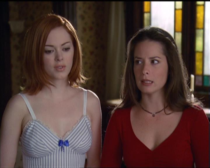 Charmed-Online-dot-net_5x05WitchesInTights0636.jpg