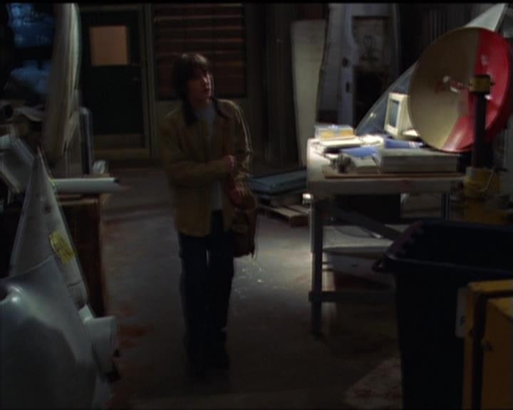 Charmed-Online-dot-net_5x05WitchesInTights0715.jpg