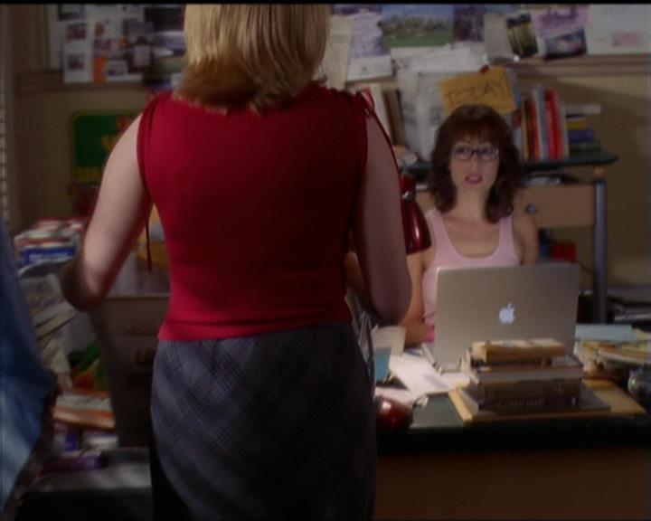 Charmed-Online-dot-net_5x05WitchesInTights0792.jpg