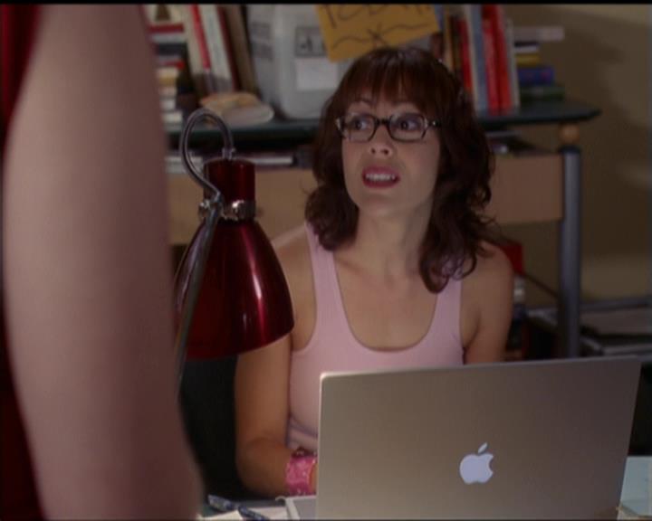 Charmed-Online-dot-net_5x05WitchesInTights0802.jpg