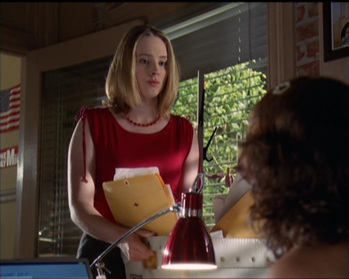 Charmed-Online-dot-net_5x05WitchesInTights0804.jpg