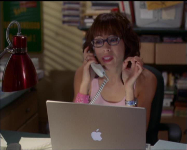 Charmed-Online-dot-net_5x05WitchesInTights0819.jpg