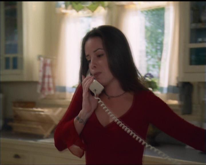 Charmed-Online-dot-net_5x05WitchesInTights0822.jpg