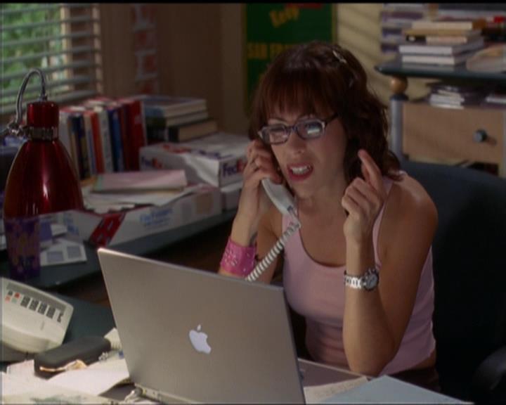 Charmed-Online-dot-net_5x05WitchesInTights0832.jpg
