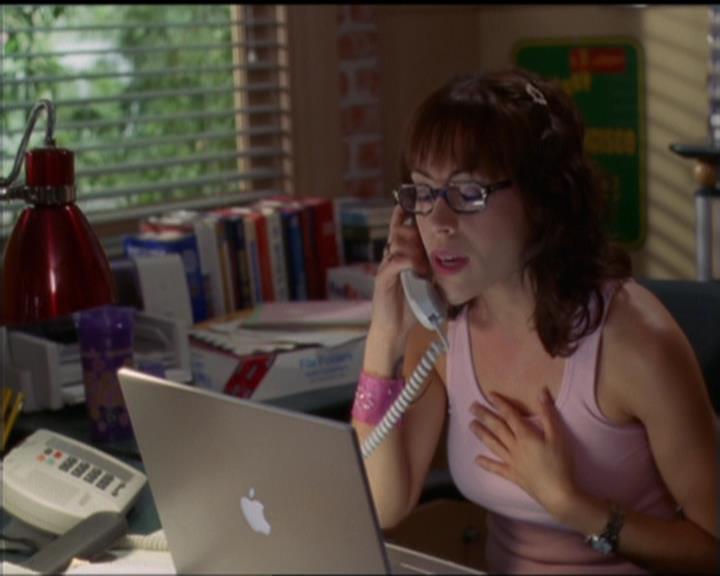 Charmed-Online-dot-net_5x05WitchesInTights0835.jpg