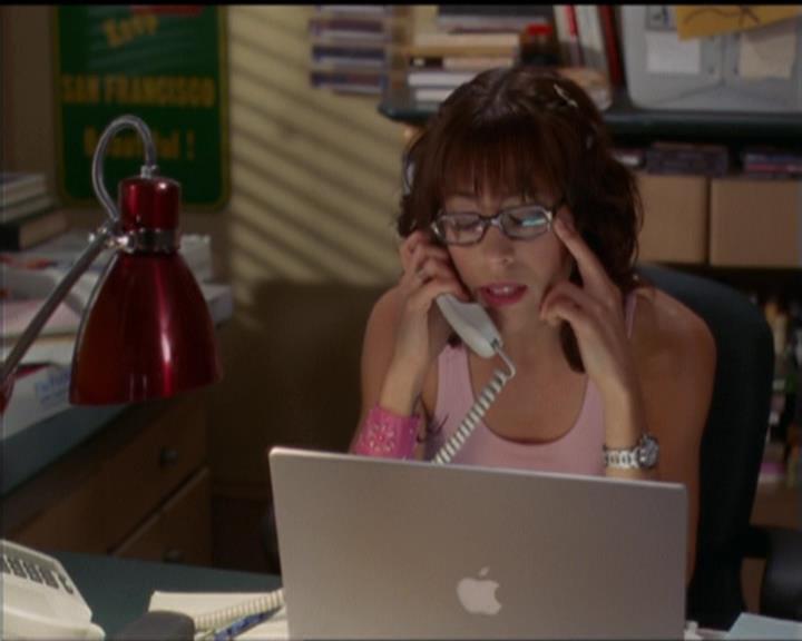 Charmed-Online-dot-net_5x05WitchesInTights0844.jpg