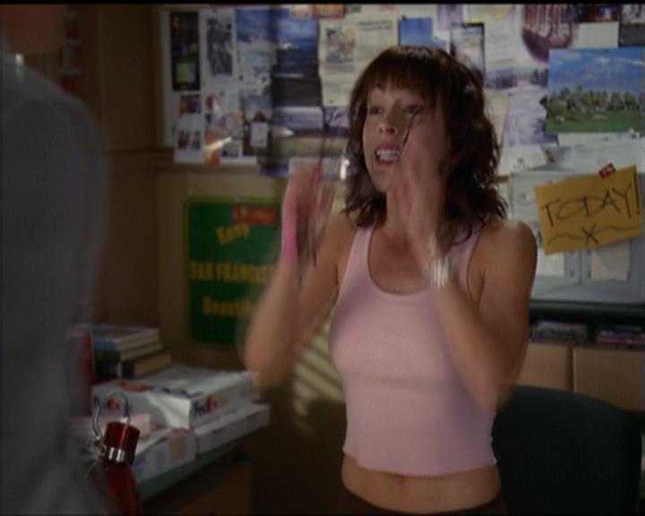 Charmed-Online-dot-net_5x05WitchesInTights0860.jpg