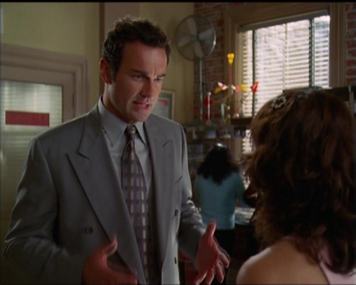 Charmed-Online-dot-net_5x05WitchesInTights0905.jpg