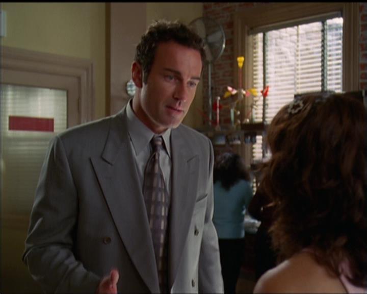 Charmed-Online-dot-net_5x05WitchesInTights0910.jpg