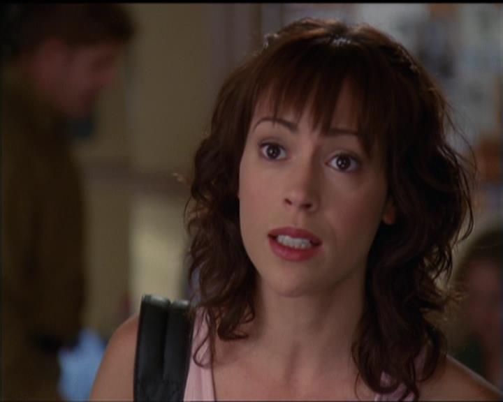 Charmed-Online-dot-net_5x05WitchesInTights0925.jpg