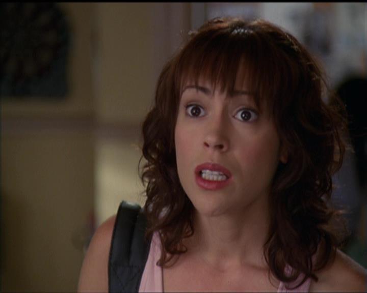 Charmed-Online-dot-net_5x05WitchesInTights0933.jpg