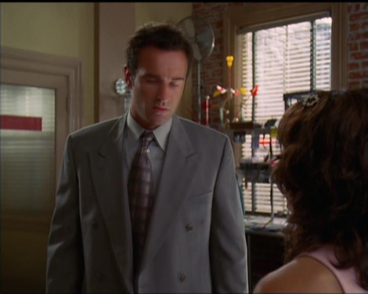 Charmed-Online-dot-net_5x05WitchesInTights0934.jpg