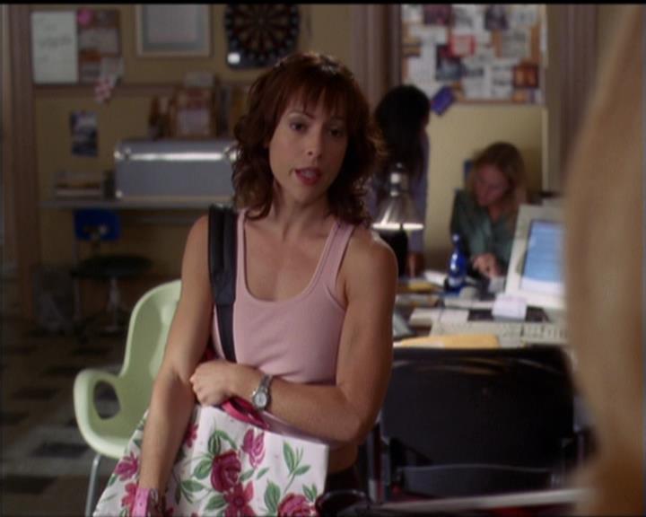 Charmed-Online-dot-net_5x05WitchesInTights0941.jpg