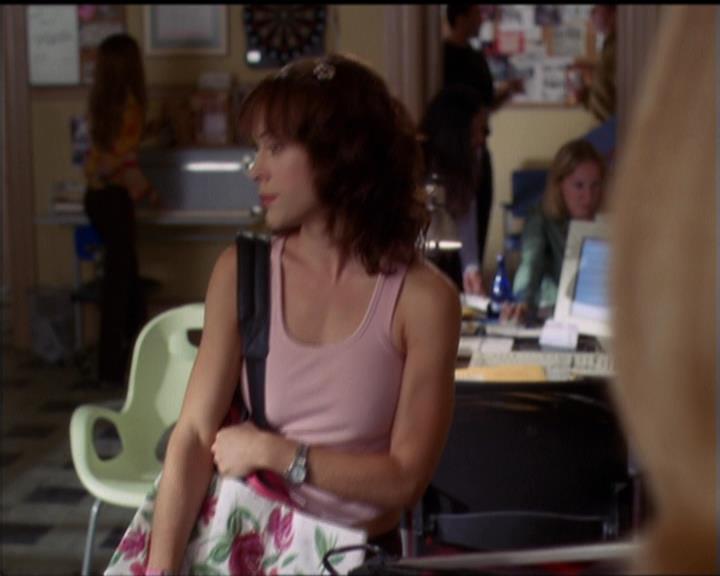 Charmed-Online-dot-net_5x05WitchesInTights0946.jpg