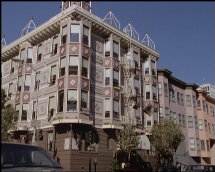 Charmed-Online-dot-net_5x05WitchesInTights0951.jpg